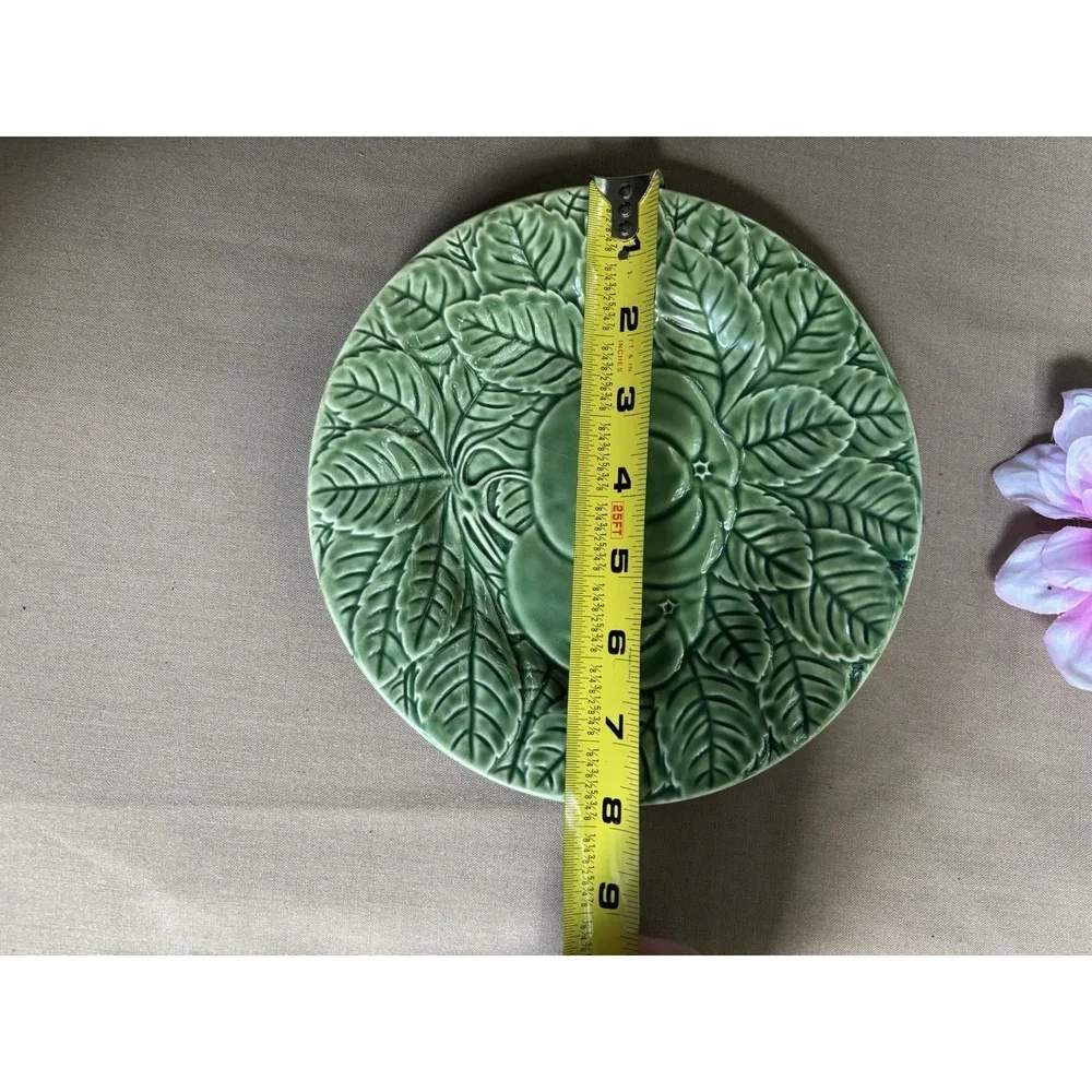 Bordallo Pinheiro Green Apple Leaf 7 7/8 Plate Portugal Majolica Jay Willfred